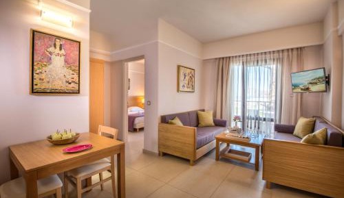 Superior One Bedroom Apartment