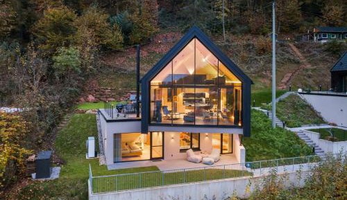 Deluxe Holiday Home
