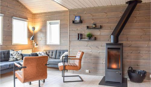 Three-Bedroom Holiday Home 