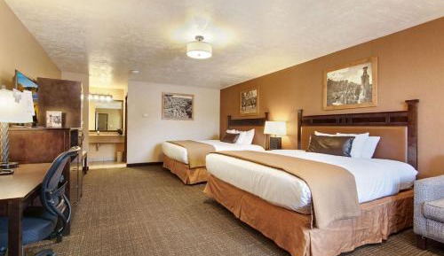 Deluxe Queen Room with Two Queen Beds - Disability Access