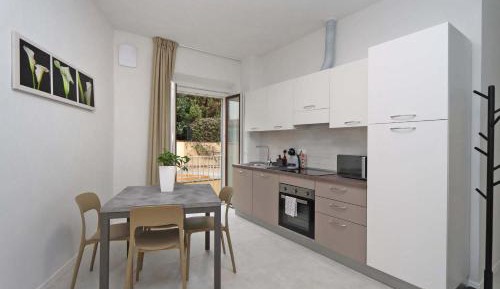 One-Bedroom Deluxe Apartment