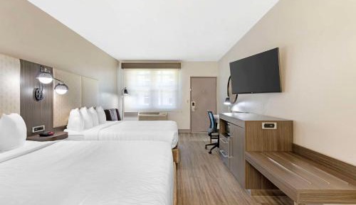 Queen Room with Two Queen Beds - Non-Smoking