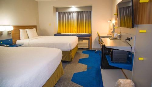 Queen Room with Two Queen Beds - Non-Smoking