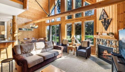 Three-Bedroom Holiday Home 