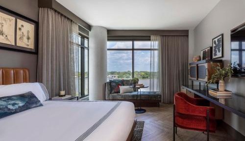 Corner King Room - Riverfront