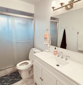 Queen Room with Shared Bathroom
