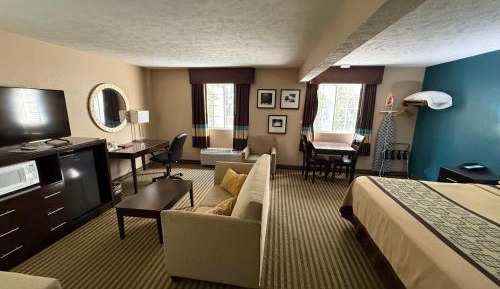 Deluxe King Suite