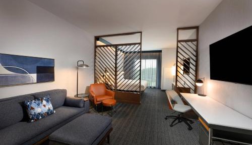 Guest Room with 1 King, Sofa bed