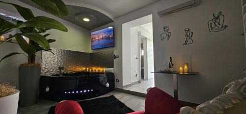 Suite with Hot Tub