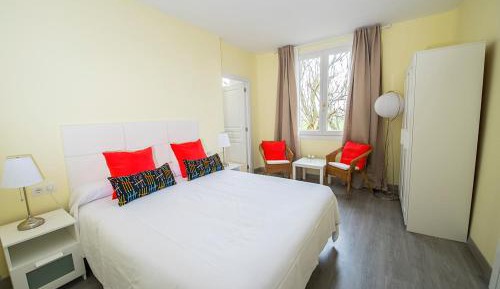 Deluxe Queen Room