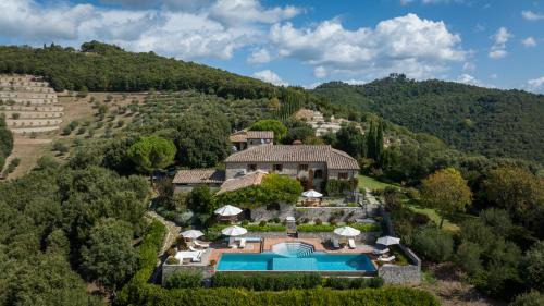 Six-Bedroom Villa 