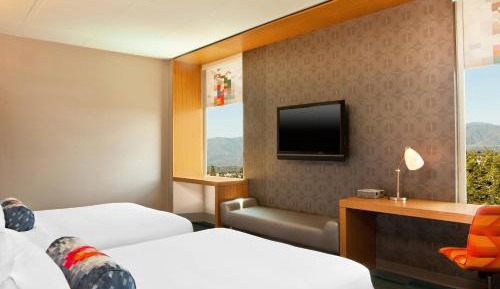 Aloft, Guest room, 2 Queen