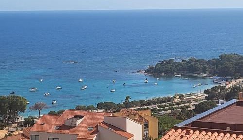 One-Bedroom Apartment with Balcony and Sea View