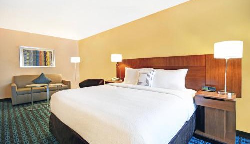 King Room with Sofa Bed - Hearing Accessible