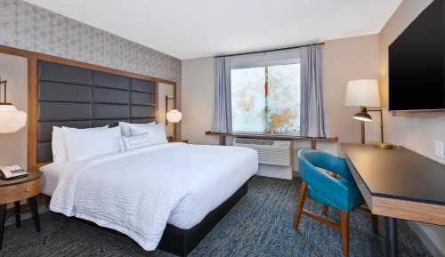 Guest room, 1 King, City view