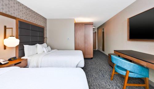Guest room, 2 Queen, City view