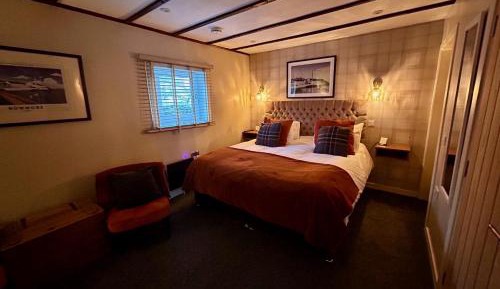 Double or Twin Room with Private Bathroom