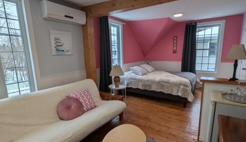 Deluxe Queen Room