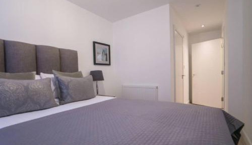 Deluxe One-Bedroom Apartment with City View