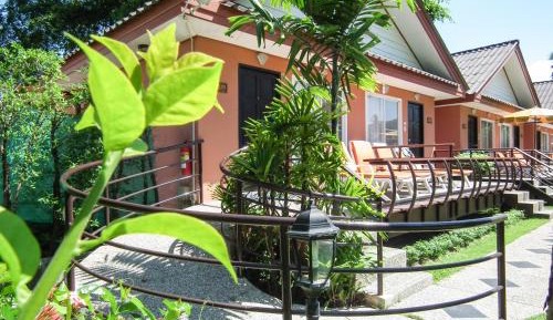 Deluxe Poolside Villa
