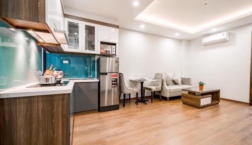 One-Bedroom Apartment with Balcony
