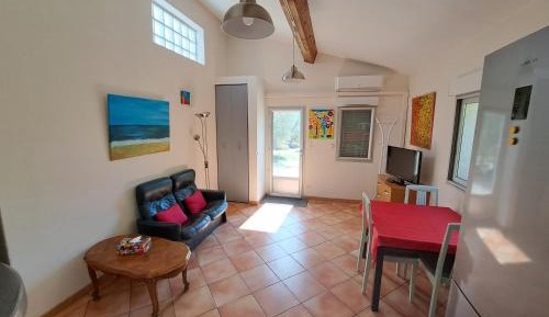 Deluxe Room (2 Adults + 1 Child)