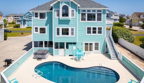 Five-Bedroom Holiday Home