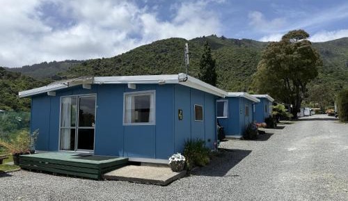 Self contained Double Cabin 