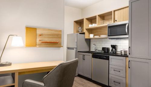 King Studio Suite