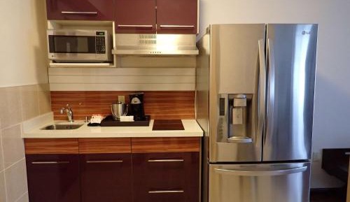 King Room with Kitchenette - Non-Smoking