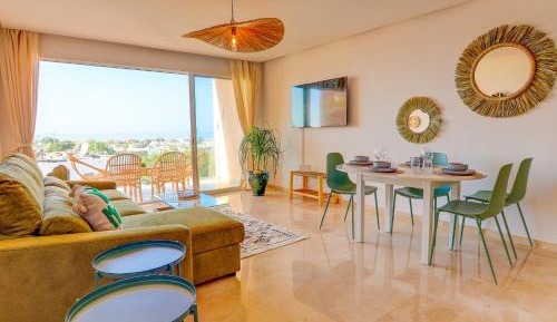 Deluxe Two-Bedroom Apartment with Garden View