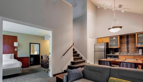 Penthouse Suite with Fireplace