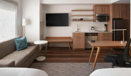 Queen Studio with Two Queen Beds - Sofa Bed (No Resort Fee)