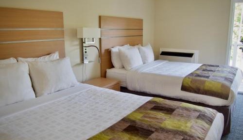 Deluxe Queen Room