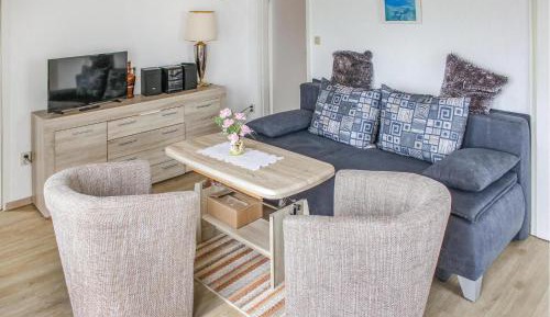 One-Bedroom Holiday Home