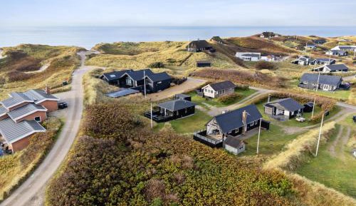 One-Bedroom Holiday Home