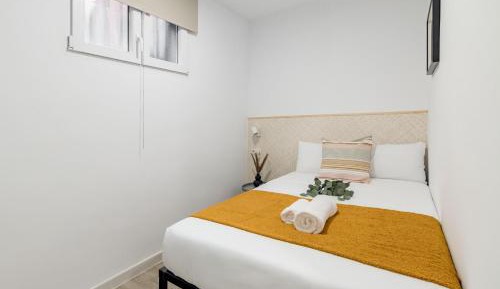 Single Room with Shared Bathroom