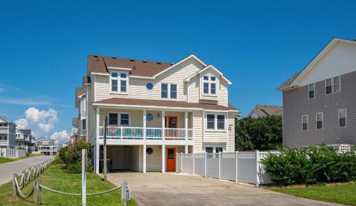 Seven-Bedroom Holiday Home
