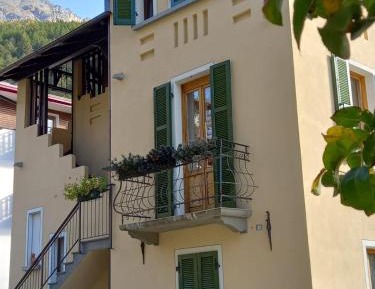 Apartment with Balcony
