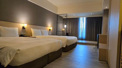 Deluxe Queen Room with Two Queen Beds
