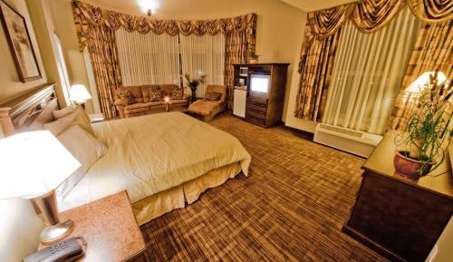 King Suite with Spa Bath- Non-Smoking