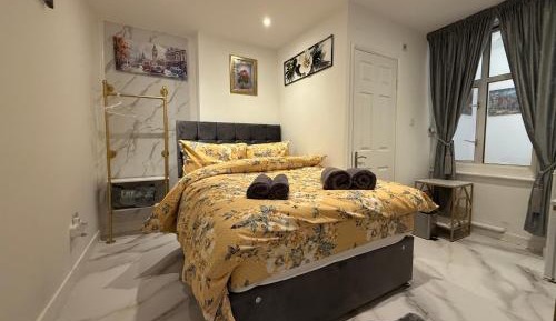 Double Room with Private Bathroom