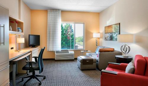 King Studio with Sofa Bed