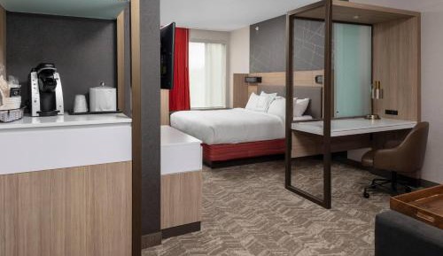 King Suite with Trundle Bed