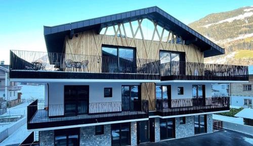 Eight-Bedroom Holiday Home