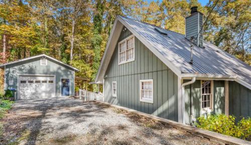 Three-Bedroom Holiday Home 