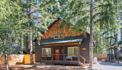 Three-Bedroom Holiday Home 