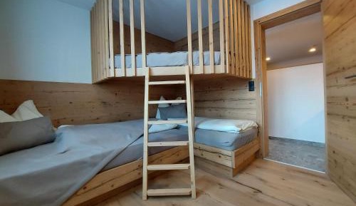Deluxe Family Suite