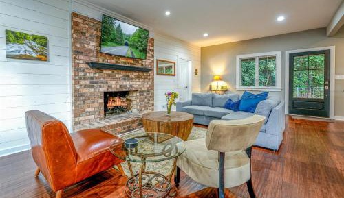 Four-Bedroom Holiday Home