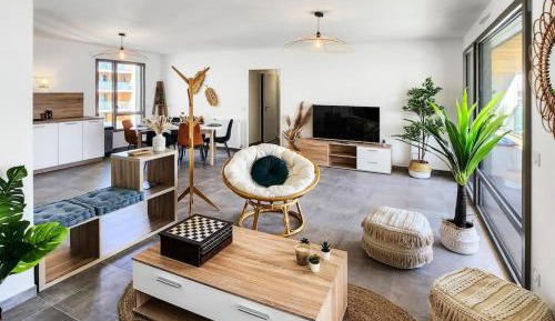 Three-Bedroom Apartment with Balcony
